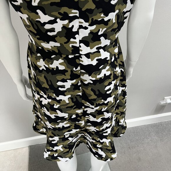 Michael Kors: Good Condition Women's Camo Dress - Picture 8 of 13